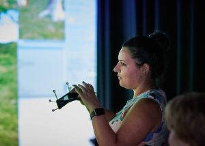 Elnaz Mansouri presenting her work